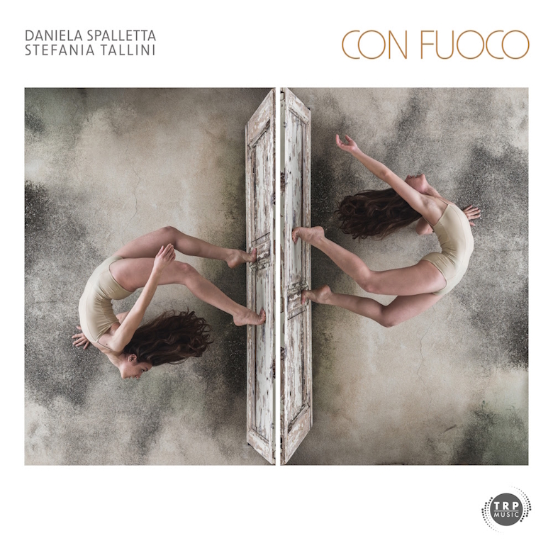 “Con Fuoco”, il jazz d’autore di Daniela Spalletta e Stefania Tallini conquista con eleganza e spontaneità