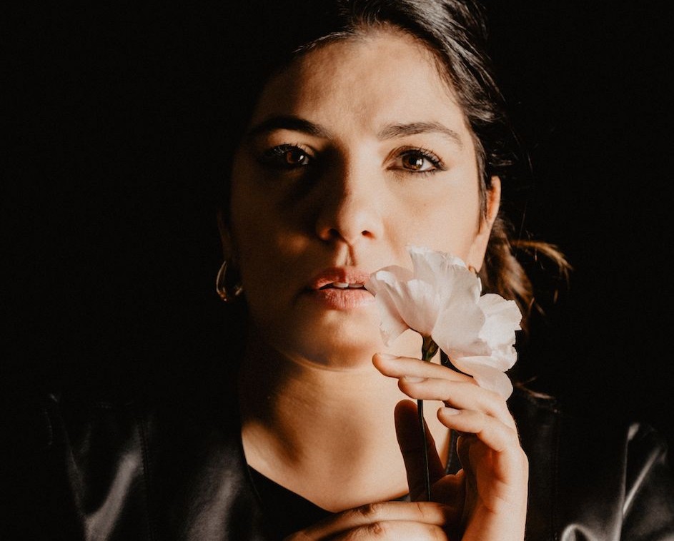 Venerdì 19 giugno | LECCE | La cantautrice Cristiana Verardo in concerto nel nuovo Cortile delle Officine Cantelmo