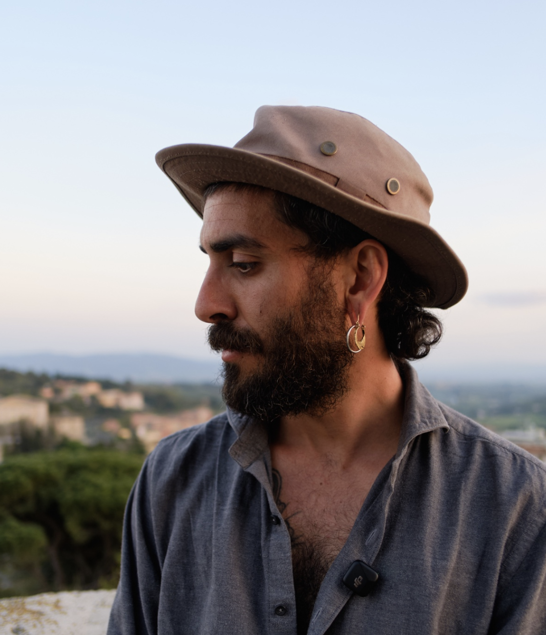 MonAmour: “La musica è il luogo in cui lascio andare ciò che non riesco a controllare”