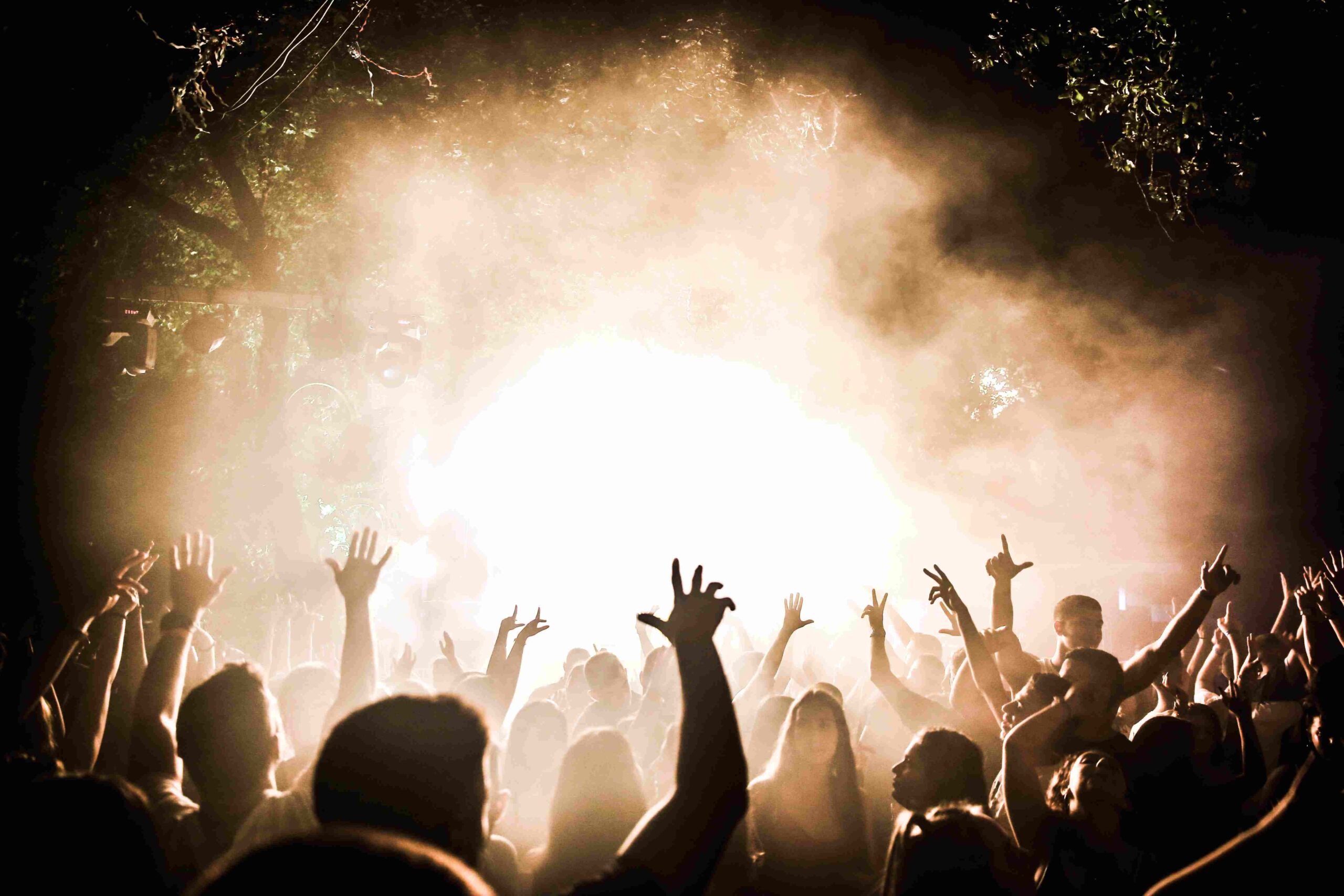 “Generazioni Beat – I Corvi La storia: 60 anni di un ragazzo di strada” – Selezioni a cura del MEI, Piano B e Esplora per under 35 per aprire il Concerto di Giovedì 30 luglio a Parma per i 60 anni dei Corvi. Iscrizioni aperte fino al 15 luglio.