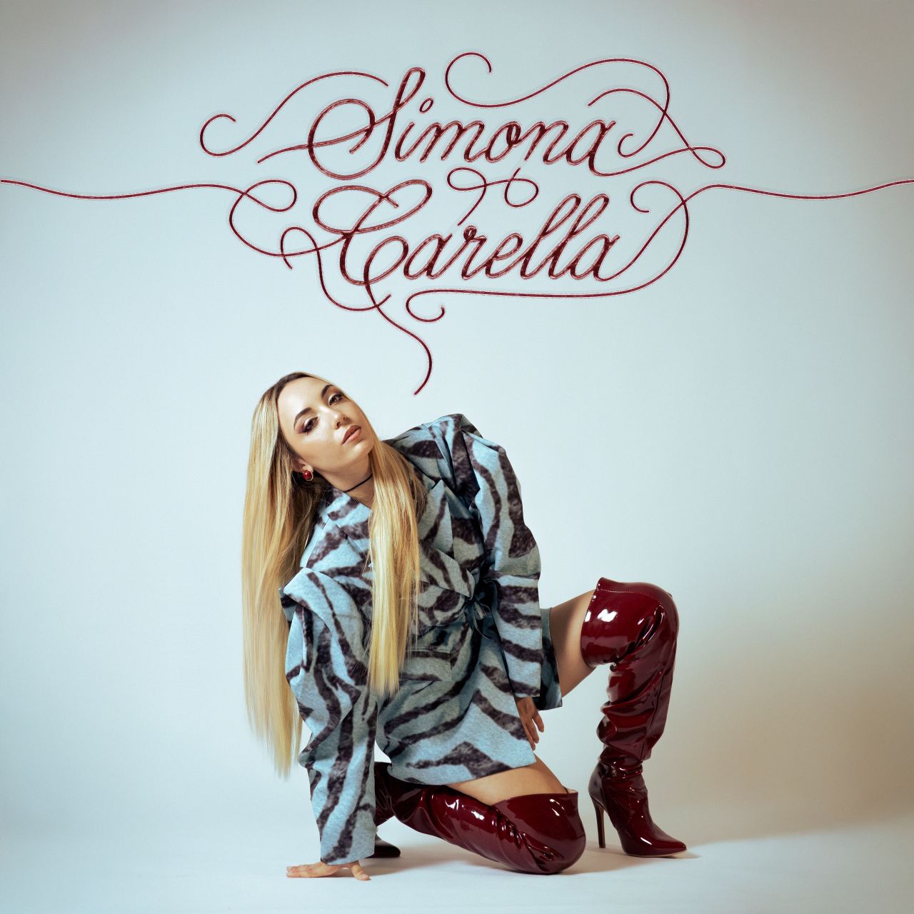 Esce domani in digitale “SIMONA CARELLA”, il nuovo eponimo EP della giovane cantautrice.