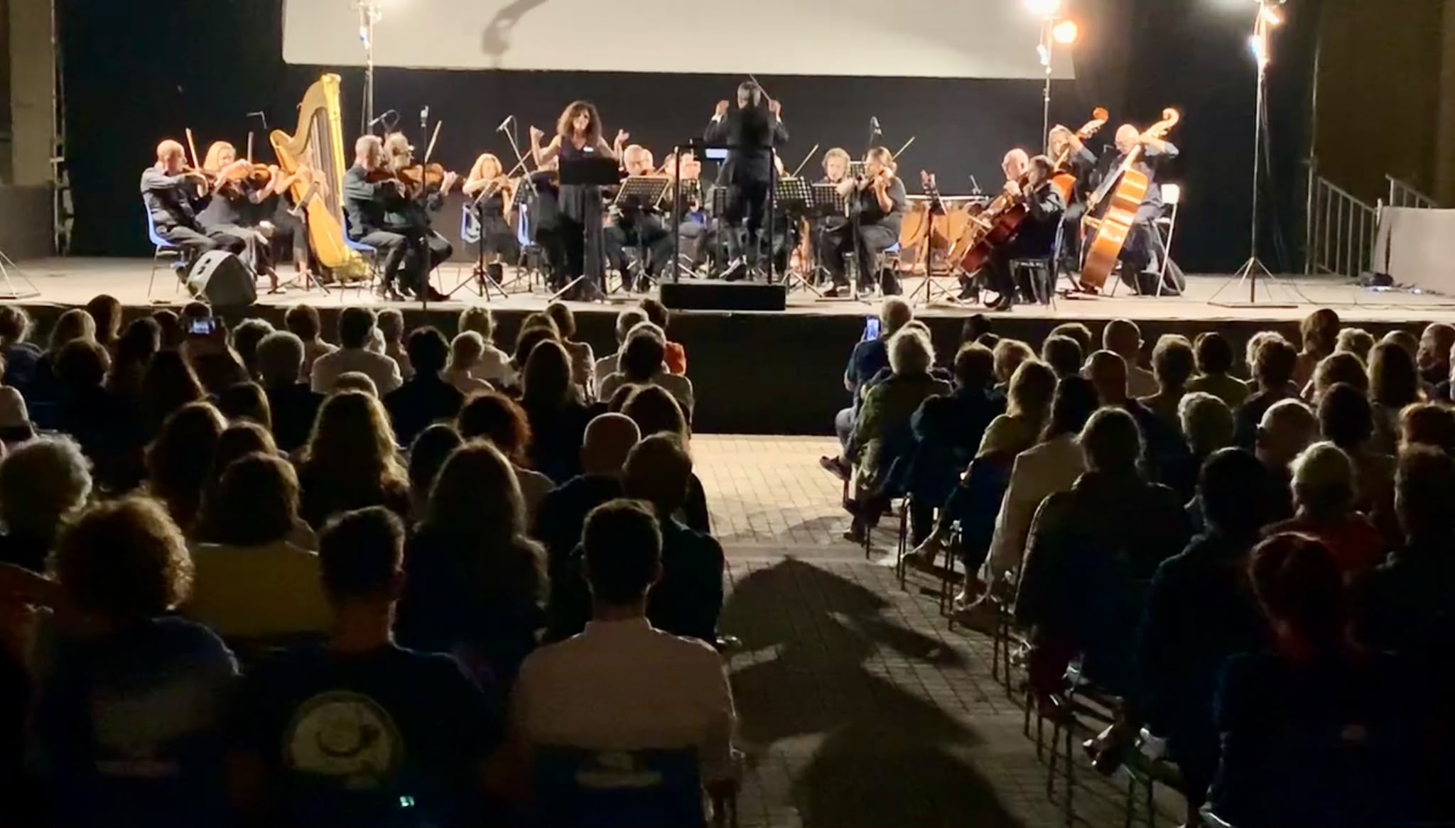  Venerdì 31 luglio | LECCE | Senza fine. L’universo di Ornella Vanoni con Serena Spedicato e l’Orchestra Sinfonica di Lecce e del Salento nel Chiostro dei Teatini
